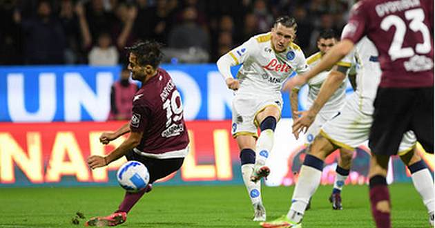 salernitana-napoli-01-20212022-zielinski.jpg