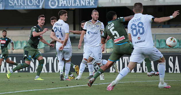 verona-napoli-02-milik.jpg